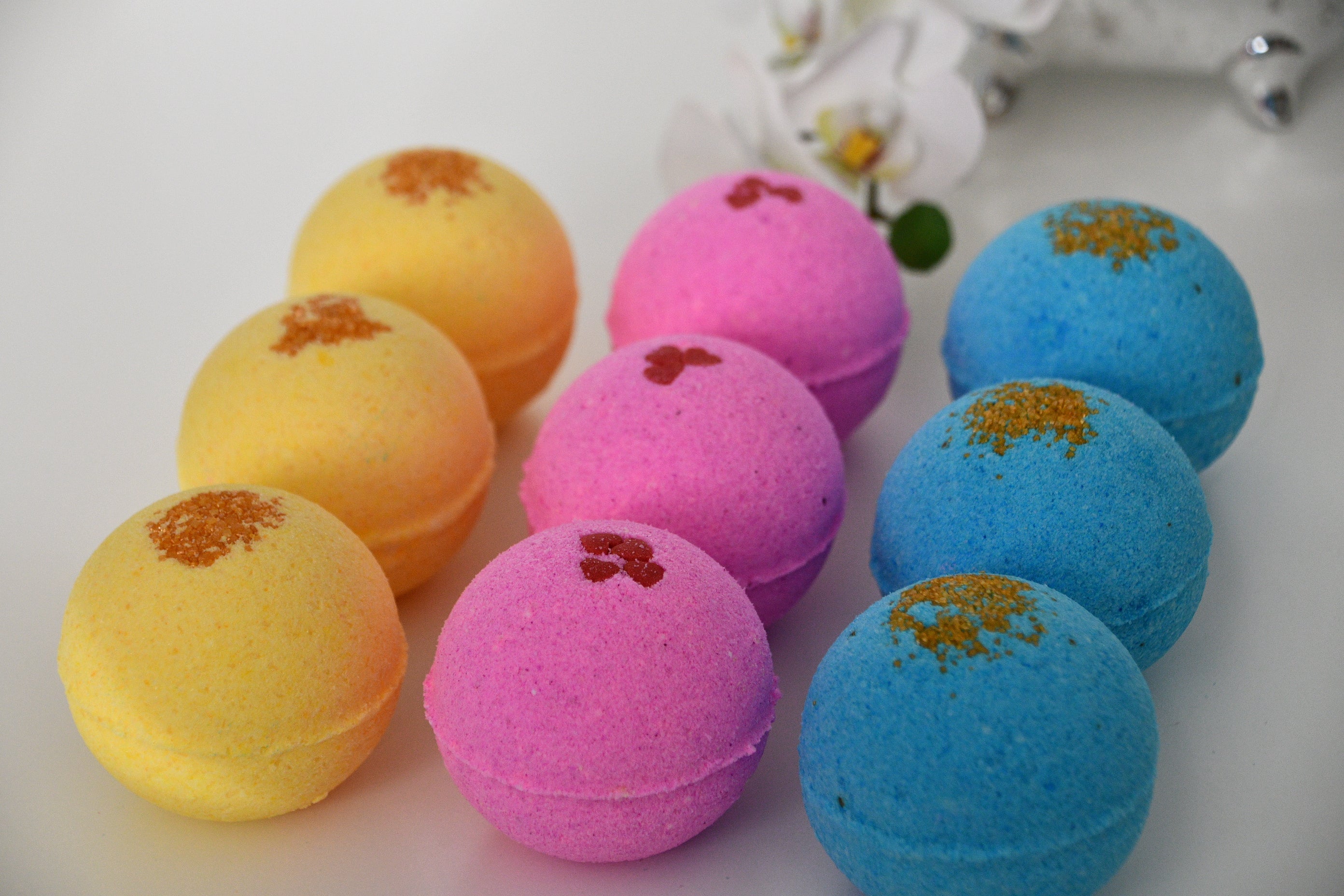 3er-Set Badebomben 'Pina Colada' – Je 100 G, Für Entspannung & Hydratation, Cocktail-Duft