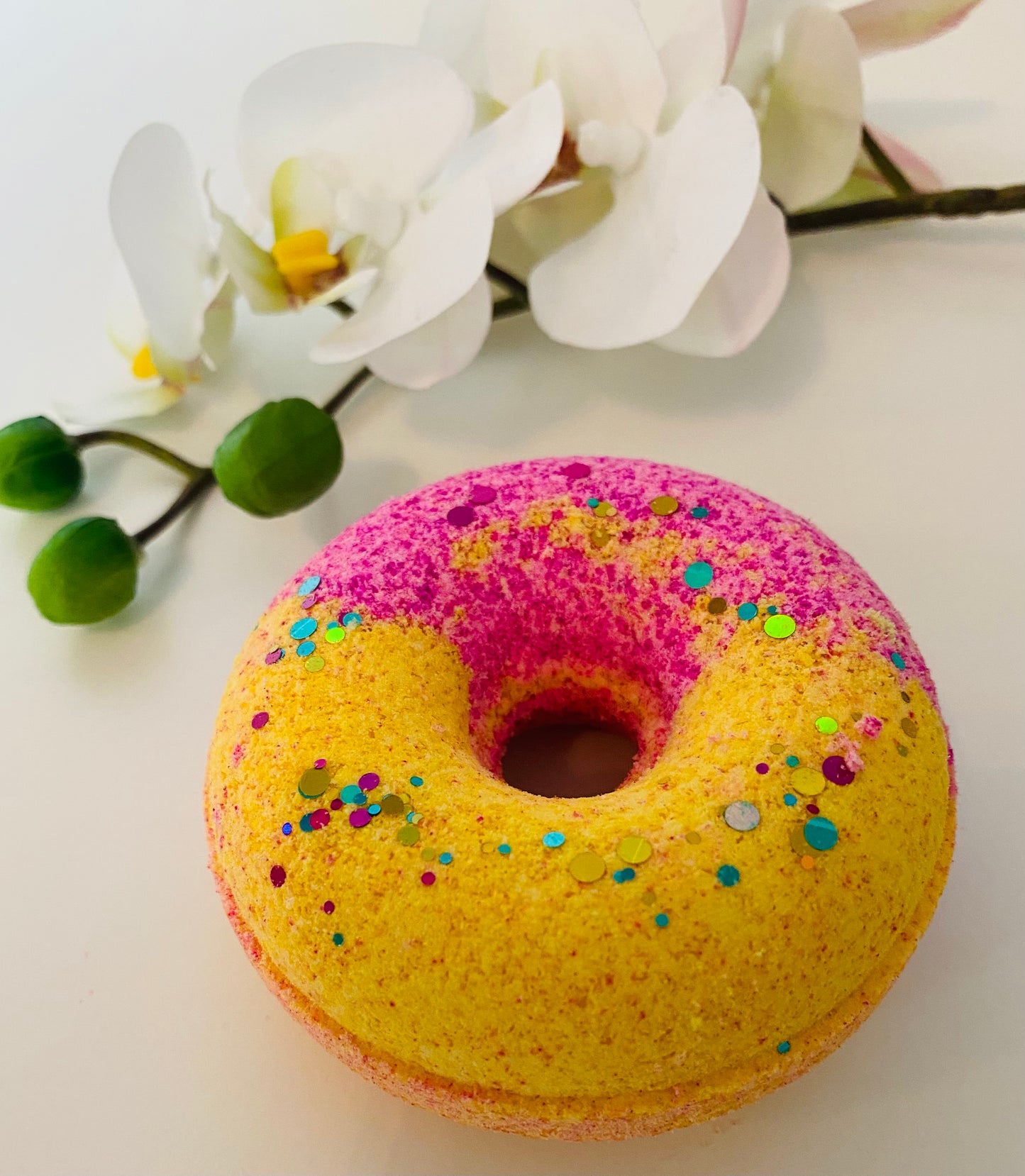 gelb roter Badedonut